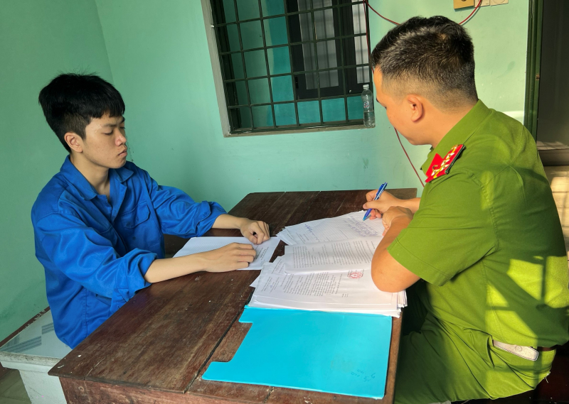 Cho vay tiền online, nam thanh niên chiếm đoạt hơn 500 triệu đồng -0