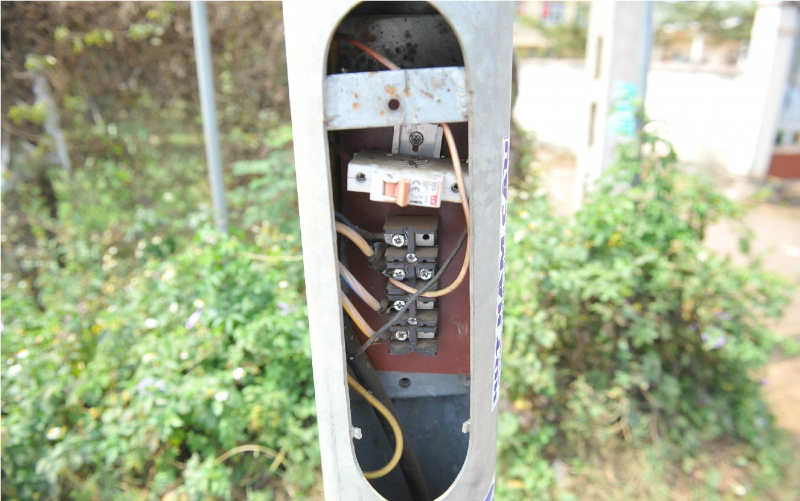 Dự án đèn chiếu sáng tiền tỷ nhưng “không chịu sáng” -0