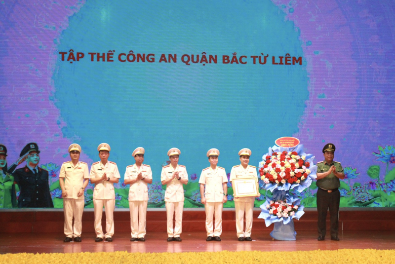 Công an quận Bắc Từ Liêm ghi dấu ấn tự hào qua 10 năm xây dựng và trưởng thành -0