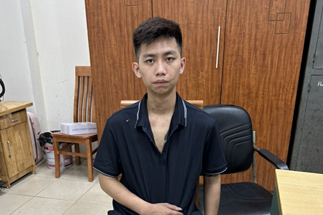 Tài xế xe Mazda hất Công an lên nắp capo dương tính với ma túy -0