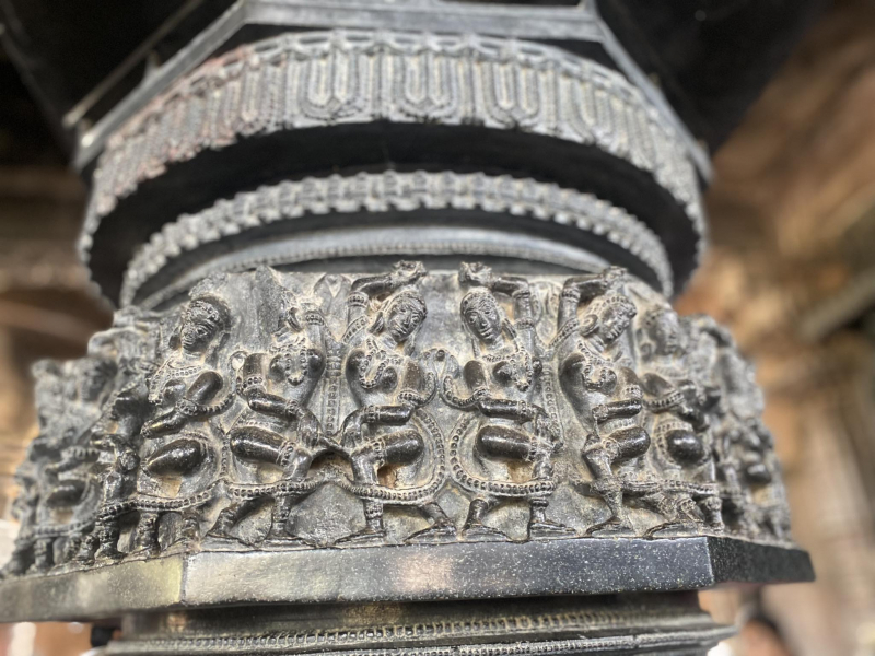 Thăm ngôi đền hơn 800 năm tuổi được xây dựng trên cát -0