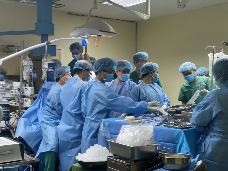 Lần đầu tiên lấy đa tạng từ người cho chết não tại bệnh viện tuyến tính -0