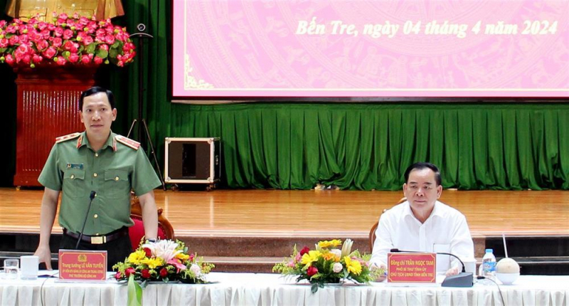 Deputy Minister Le Van Tuyen asks Ben Tre provincial police to step up the implementation of Resolution No.12 -0