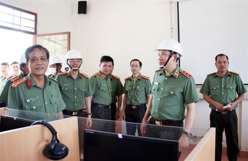 Deputy Minister Le Van Tuyen asks Ben Tre provincial police to step up the implementation of Resolution No.12 -0