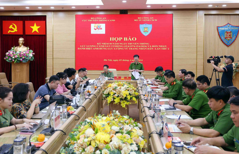 Lan toả hình ảnh đẹp lực lượng Cảnh sát cơ động nhân kỷ niệm 50 năm ngày truyền thống -0