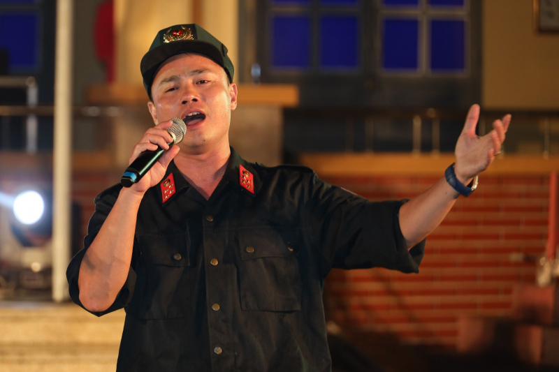 Nghệ sĩ Công an “Hát mãi khúc quân hành”: Sôi động và đầy sức trẻ -2