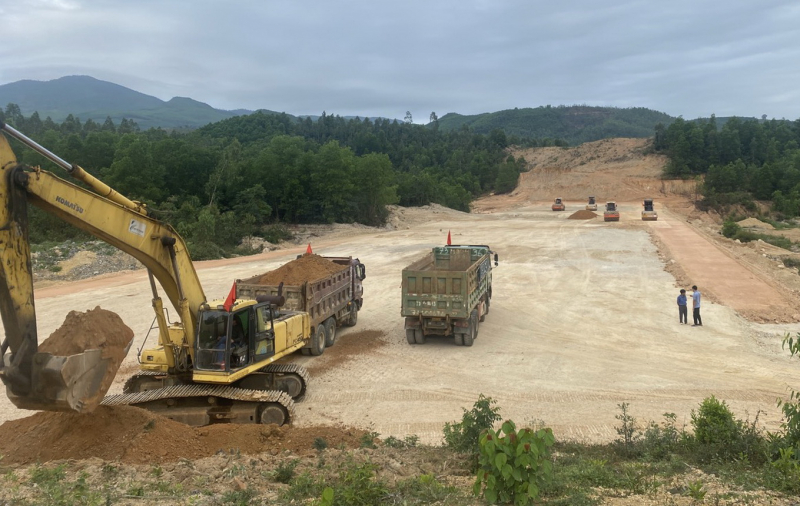 Sẽ cưỡng chế 13 trường hợp để thi công đường bộ cao tốc qua thị xã Sông Cầu -0