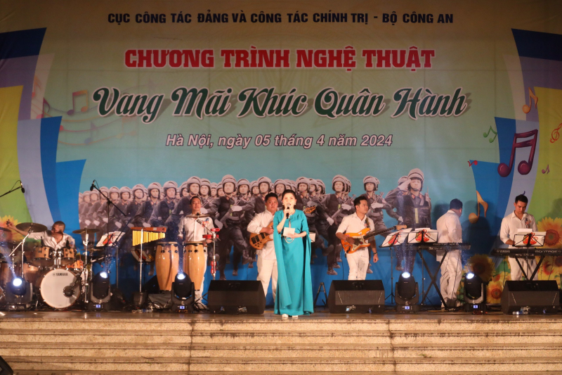 Nghệ sĩ Công an “Hát mãi khúc quân hành”: Sôi động và đầy sức trẻ -1
