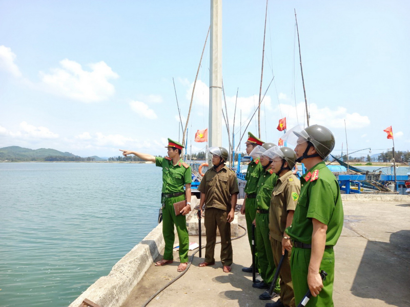 Bảo vệ bình yên nơi cửa biển Tiên Châu -0