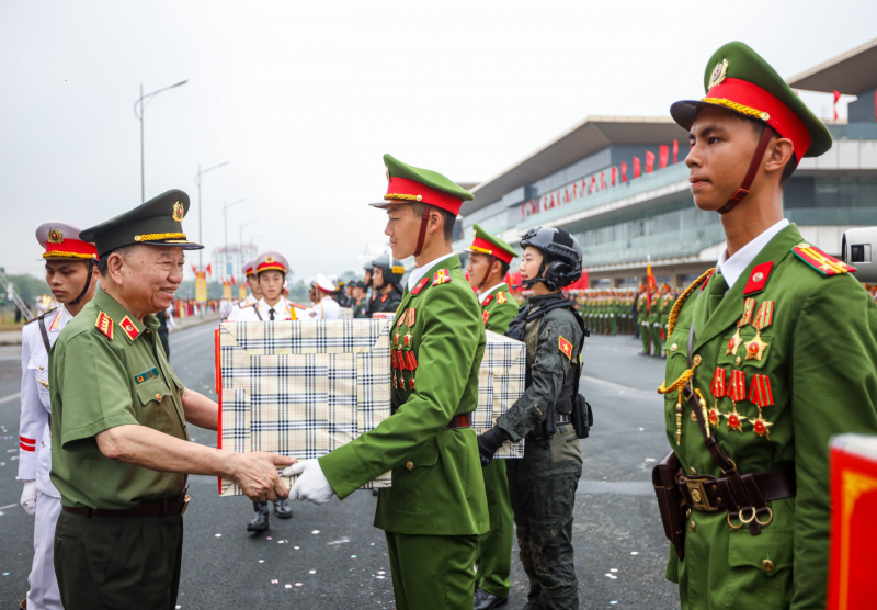 Luyện tập thuần thục, phục vụ tốt Lễ kỷ niệm 50 năm Ngày truyền thống lực lượng Cảnh sát cơ động -0