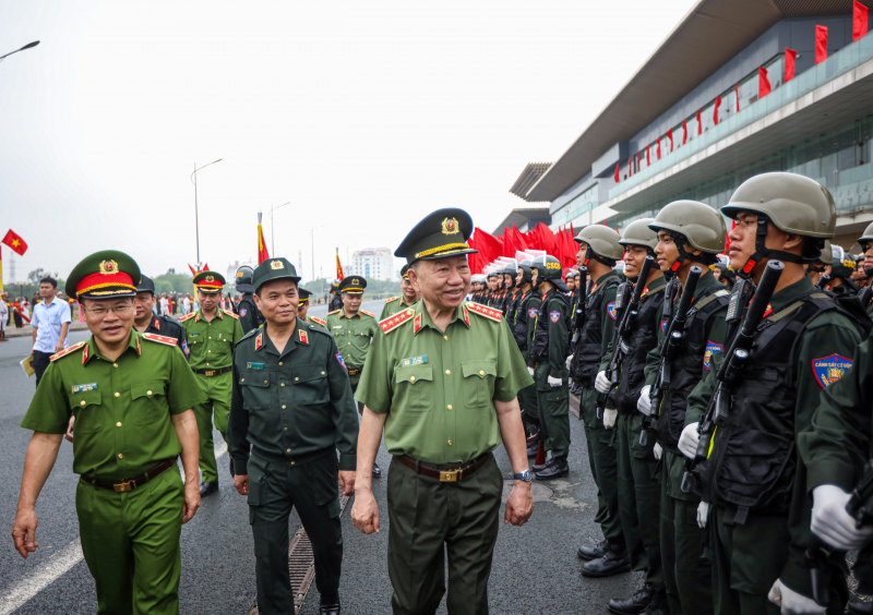 Luyện tập thuần thục, phục vụ tốt Lễ kỷ niệm 50 năm Ngày truyền thống lực lượng Cảnh sát cơ động -0