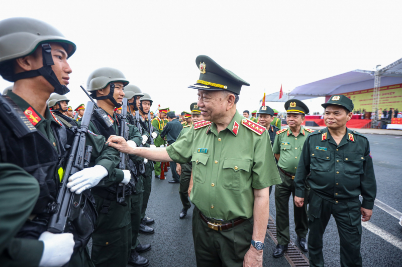 Luyện tập thuần thục, phục vụ tốt Lễ kỷ niệm 50 năm Ngày truyền thống lực lượng Cảnh sát cơ động -4