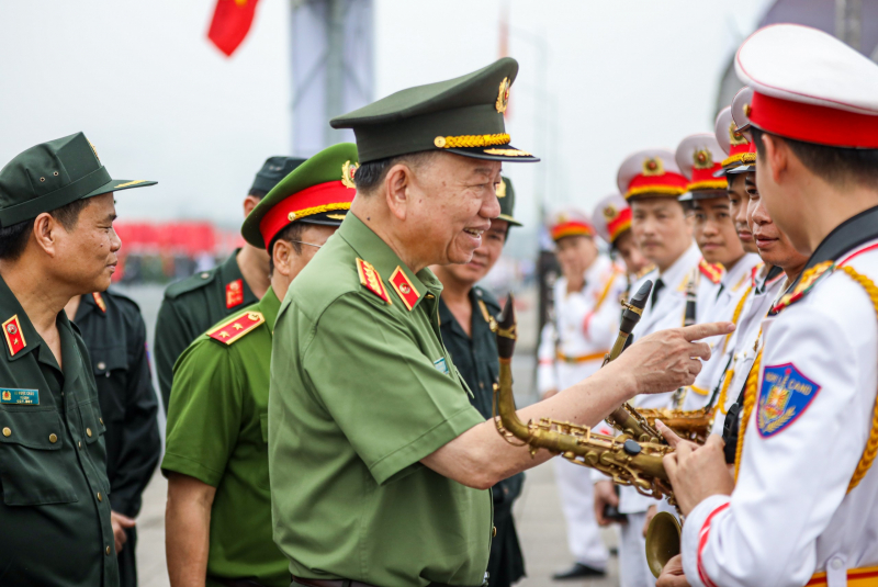 Luyện tập thuần thục, phục vụ tốt Lễ kỷ niệm 50 năm Ngày truyền thống lực lượng Cảnh sát cơ động -0