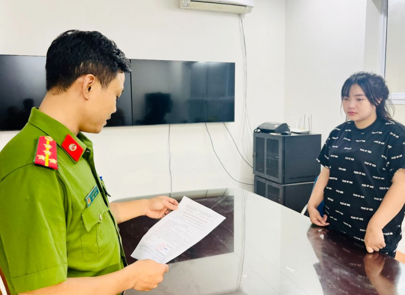 Dùng hóa đơn thanh toán QR giả, nữ khách “sộp” chiếm đoạt tiền triệu -0