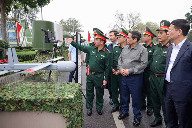 Thủ tướng Chính phủ làm việc với Tập đoàn Viettel về chương trình T-09 -1