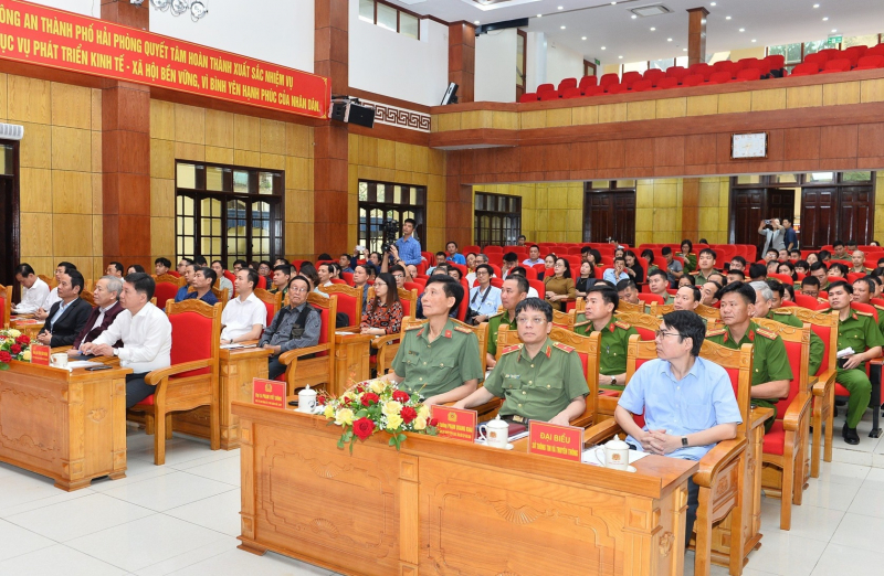 Phát động cuộc Cuộc thi ảnh nghệ thuật “Công an Hải Phòng-Vì nhân dân phục vụ, vì bình yên thành phố” -0