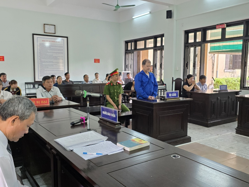 Lãnh án giết người vì vô cớ đâm Chủ tịch UBND phường -0