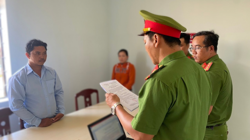 Nói dối ngân hàng nghỉ để lừa mua lúa thiếu rồi bỏ trốn -0