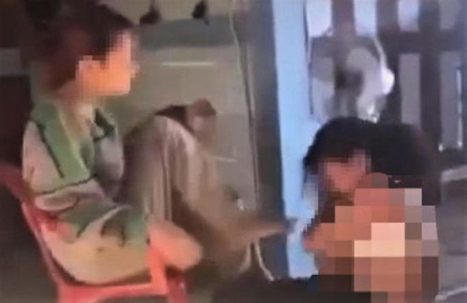 Làm rõ việc nữ sinh bị lột áo đánh hội đồng gây bức xúc dư luận -0