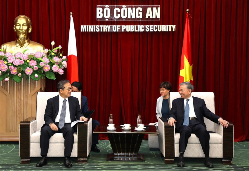 Minister To Lam receives outgoing Japanese ambassador -0