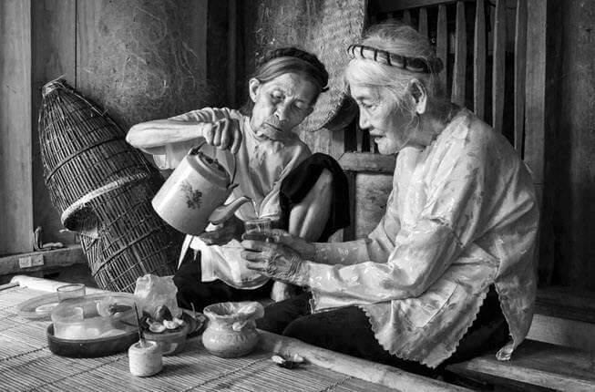 Vietnamese Tea Drinking Culture