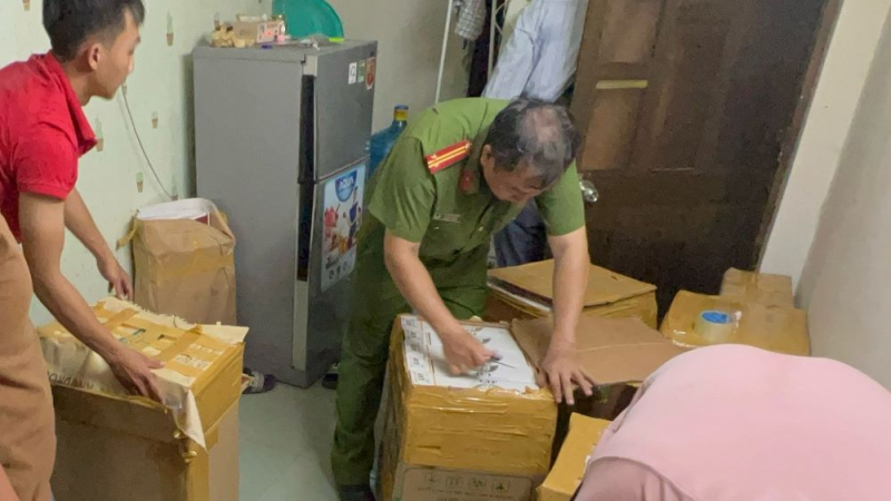 Đề nghị truy tố 7 bị can buôn lậu thuốc lá hàng trăm tỷ đồng -0