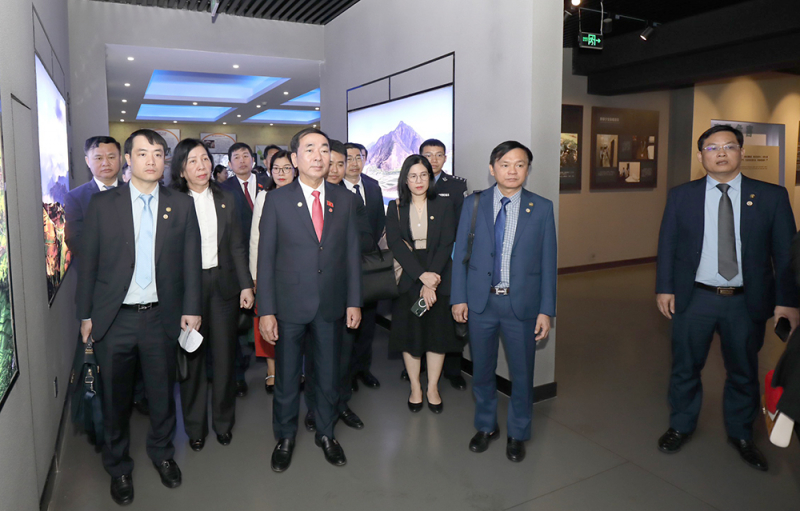 Thứ trưởng Trần Quốc Tỏ thăm, làm việc tại tỉnh Vân Nam, Trung Quốc -0