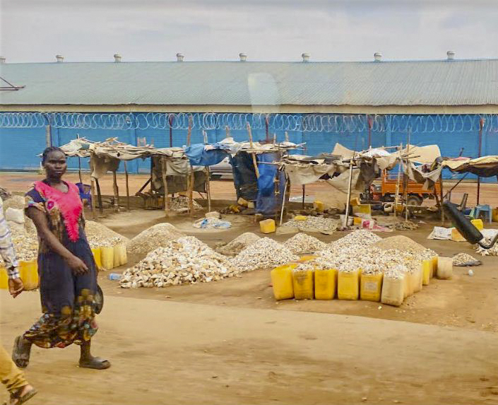 “Thiên đường” Juba: từ khách sạn 5 sao đến những túp lều… -0