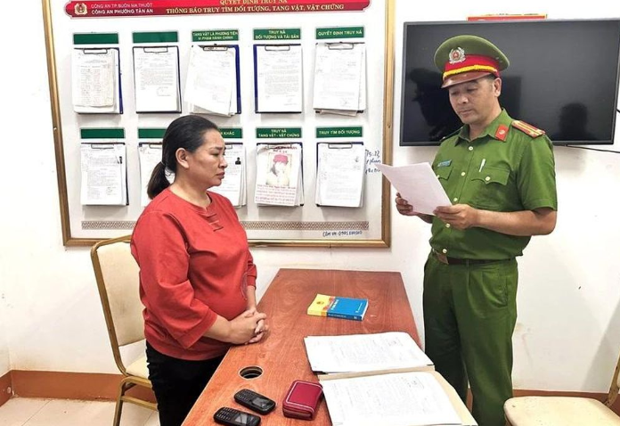 Lừa gia công hàng cao cấp trên mạng, chiếm đoạt tiền tỷ -0