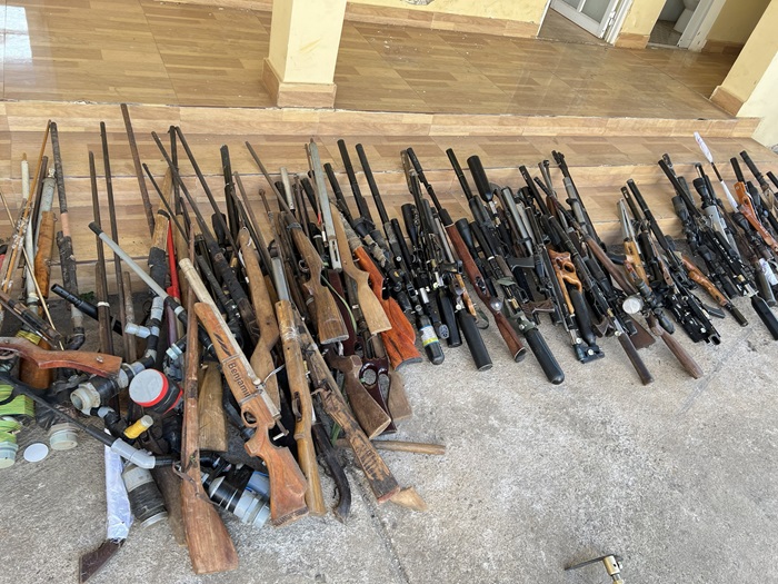 Tiêu hủy 156 khẩu súng các loại -0