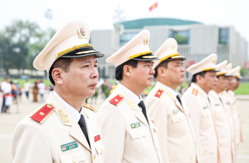 Lực lượng Cảnh sát cơ động báo công dâng Bác những thành tích xuất sắc qua 50 năm -2