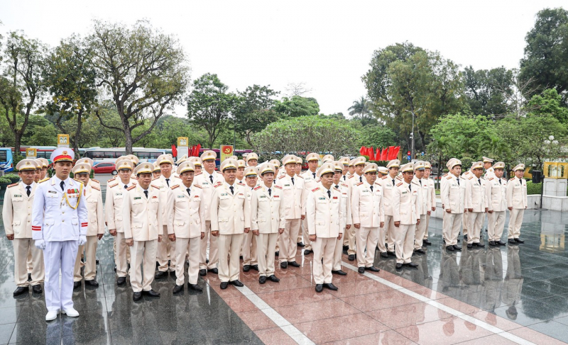 Lực lượng Cảnh sát cơ động báo công dâng Bác những thành tích xuất sắc qua 50 năm -1