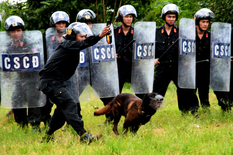 Cảnh sát cơ động Công an tỉnh Trà Vinh “Vì nước quên thân, vì dân phục vụ” -0