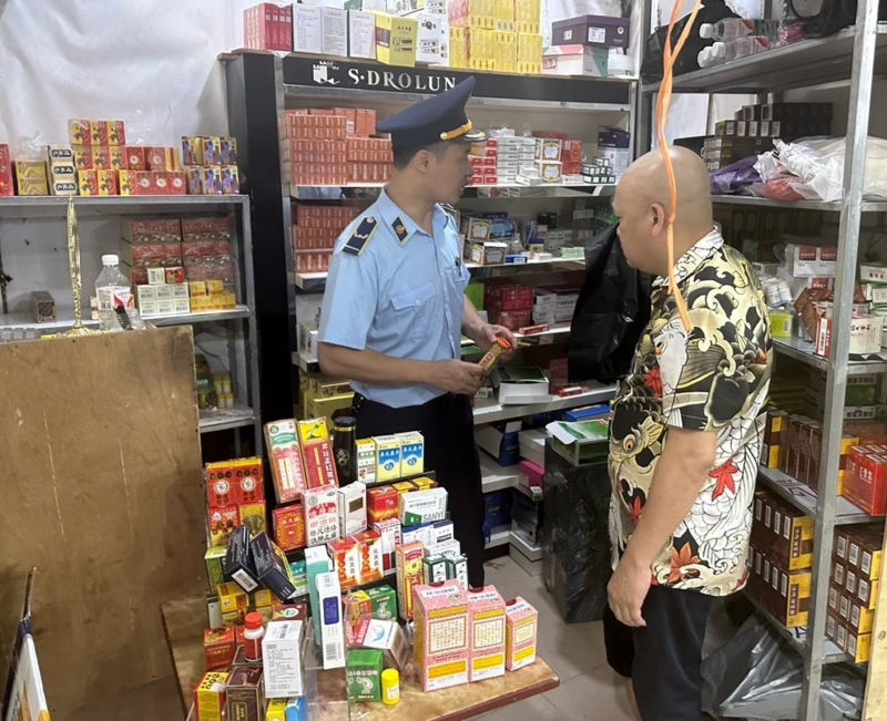 Phát hiện 2.158 sản phẩm tân dược nhập lậu tại chợ biên giới Móng Cái -0