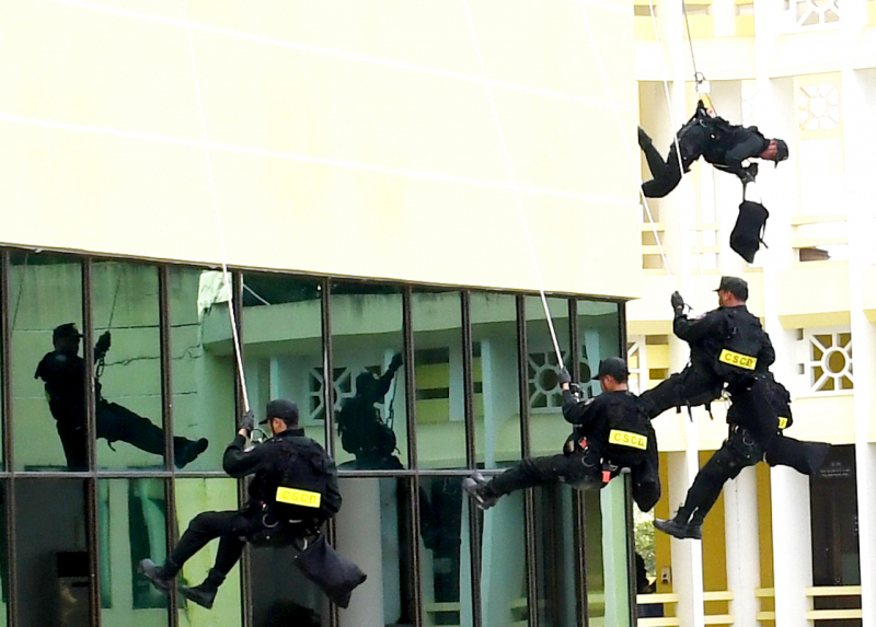 Cảnh sát cơ động Công an tỉnh Trà Vinh “Vì nước quên thân, vì dân phục vụ” -2