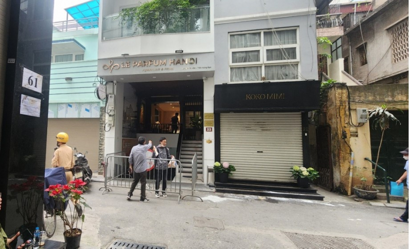 Ngã khi đang sửa chữa nhà, 4 người thương vong trên phố cổ Hà Nội -0