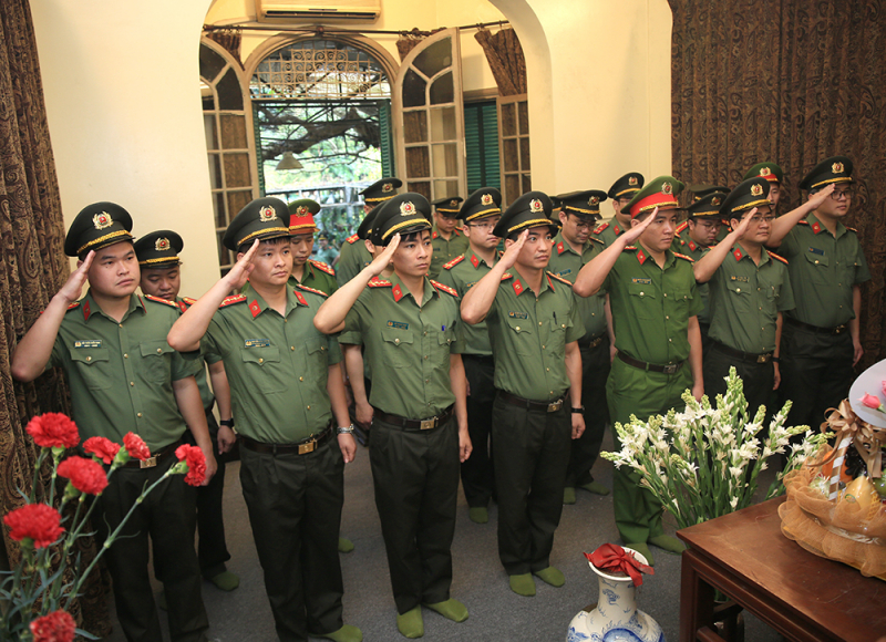 Tuổi trẻ CAND dâng hương tưởng nhớ các Anh hùng Liệt sĩ -0