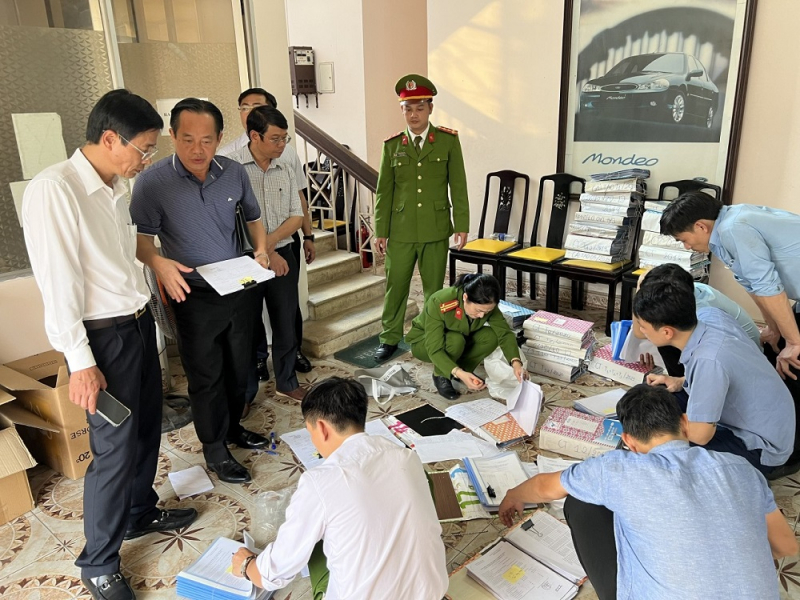 Khởi tố thêm 2 đối tượng trong vụ án nhận hối lộ tại Trung tâm Đăng kiểm xe cơ giới Thừa Thiên Huế -0