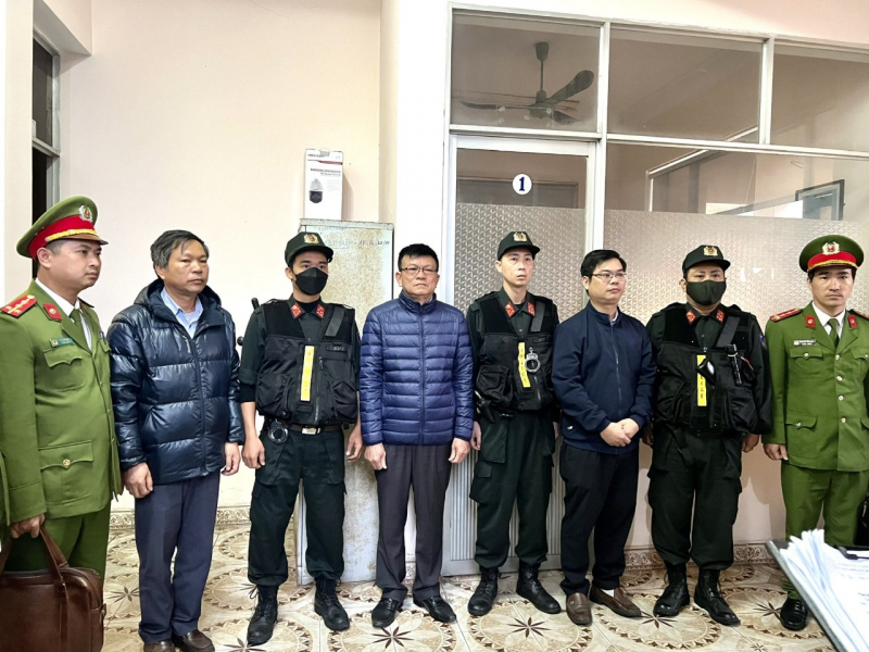 Khởi tố thêm 2 đối tượng trong vụ án nhận hối lộ tại Trung tâm Đăng kiểm xe cơ giới Thừa Thiên Huế -0