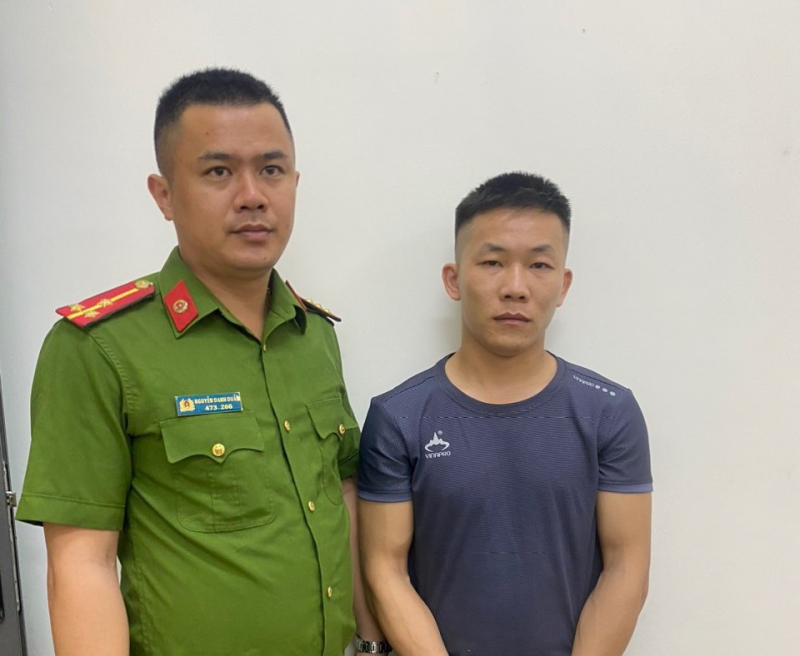 Bắt nam thanh niên nửa đêm đi xế hộp cướp tiệm vàng Kim Sơn Hiền -0