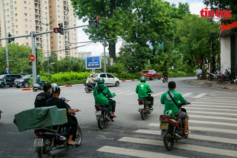 Hà Nội tập trung xử lý xe buýt, xe công nghệ vi phạm giao thông -0