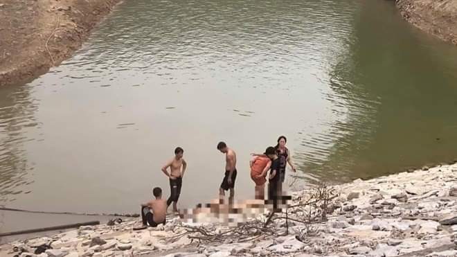 Hai bé gái lớp 5 tử vong khi ra đập thủy lợi tắm -0