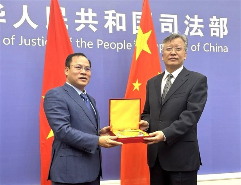 Deputy Minister Nguyen Van Long meets a number of top Chinese officials while visiting China -0