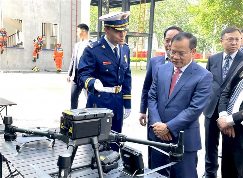 Deputy Minister Nguyen Van Long meets a number of top Chinese officials while visiting China -0