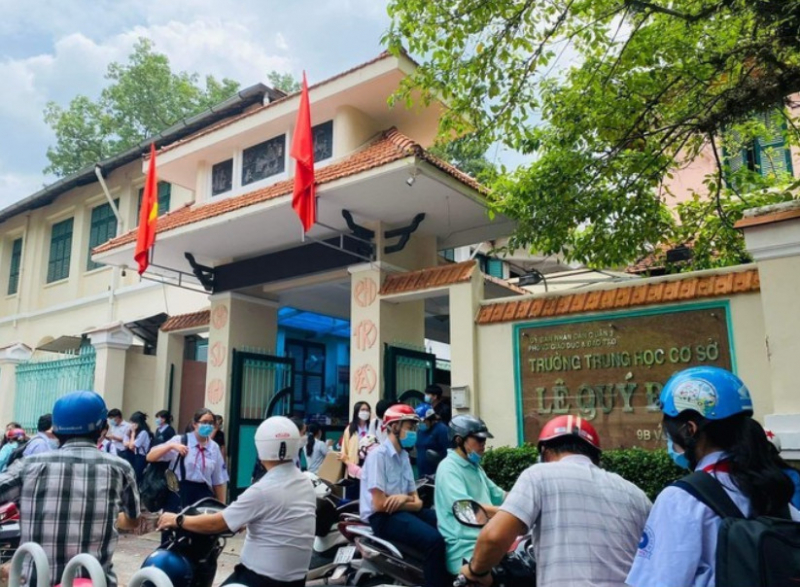 Một học sinh ở TP Hồ Chí Minh nhập viện nghi do hút thuốc lá điện tử -0