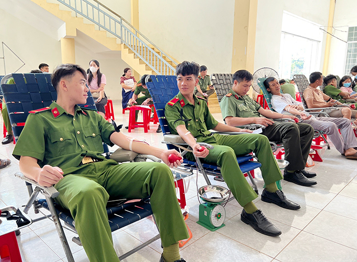 Công an tỉnh Đắk Nông tích cực tham gia  hiến máu tình nguyện -1