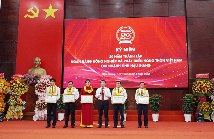 Kỷ niệm 20 năm thành lập Agribank Chi nhánh tỉnh Hậu Giang -0