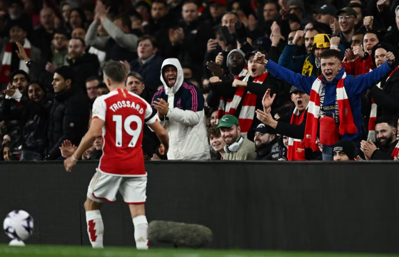 Thắng đậm Chelsea, Arsenal củng cố ngôi đầu giải ngoại hạng Anh -0