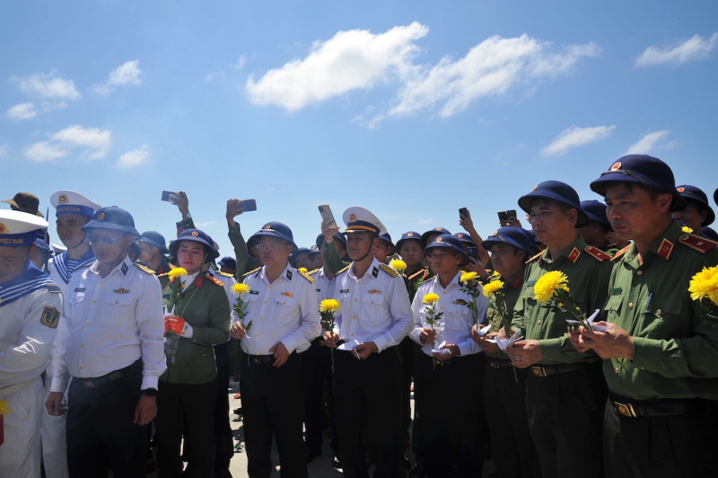 Mang đến Sinh Tồn, Cô Lin nghĩa tình của các cán bộ Công an -1