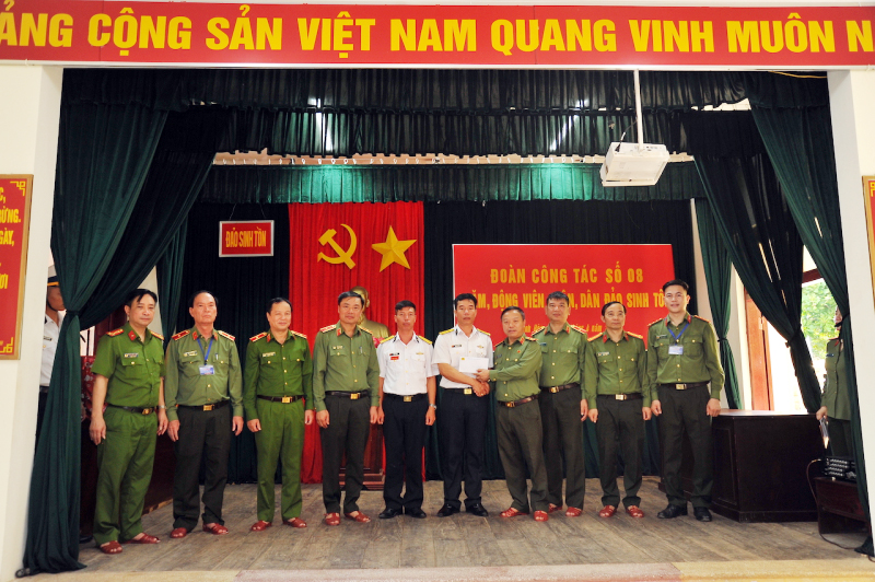 Mang đến Sinh Tồn, Cô Lin nghĩa tình của các cán bộ Công an -0